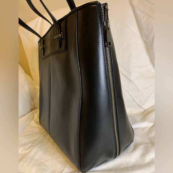 Like NEW, VINTAGE COACH!! Taylor leather, croc & wool accents & expandable sides - Picture 7 of 16